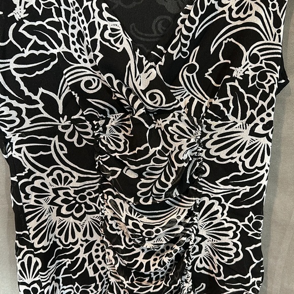 Bandolino Knit Top - Picture 2 of 6